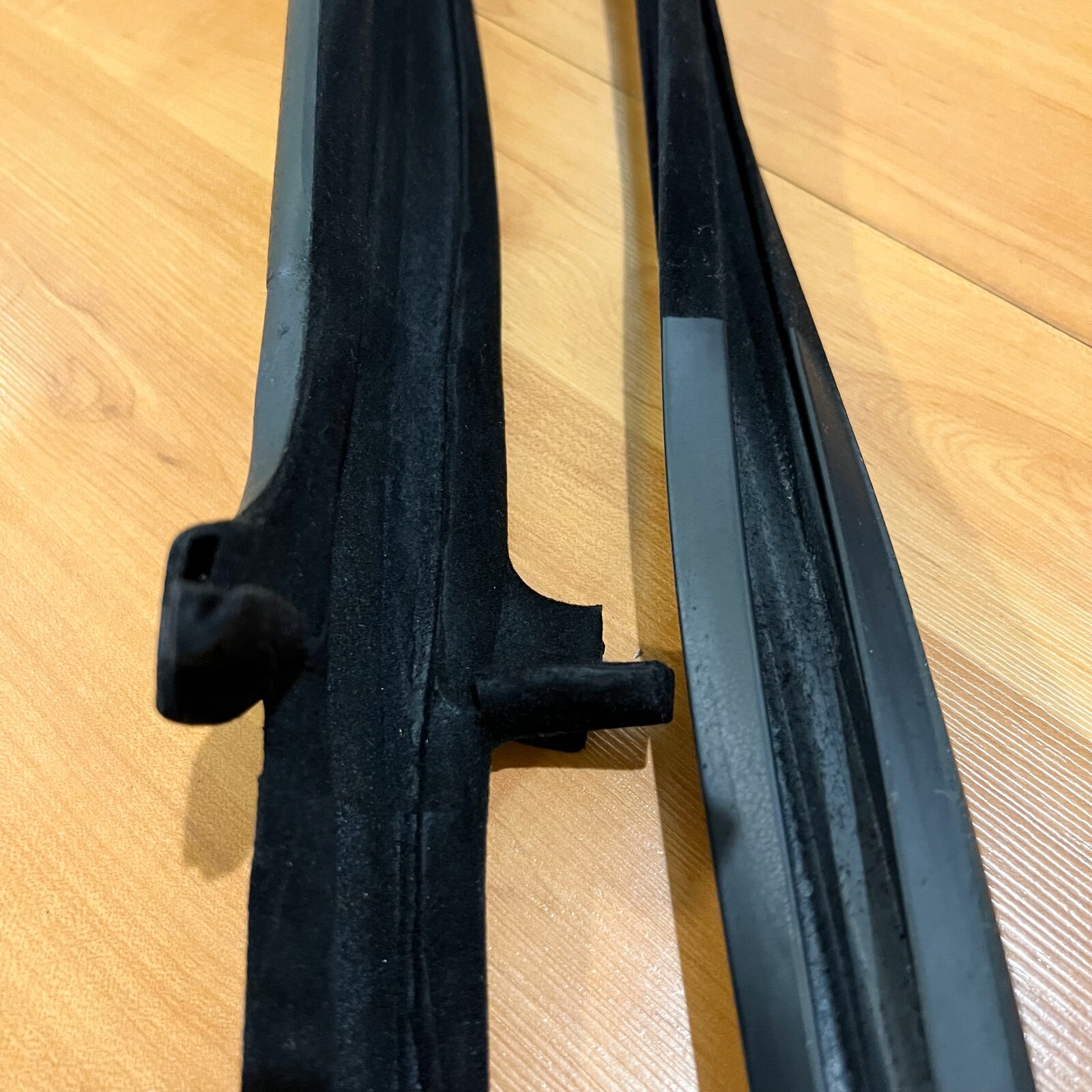 86-97 for Nissan Pathfinder Navara D21 hardbody door glass run channel felt seal