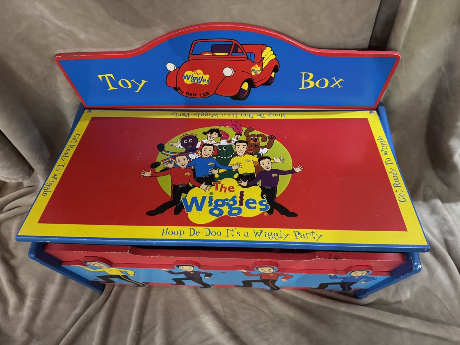 The Wiggles HUGE Vintage Lot Toys, Bedding, Toy Box, DVD’s, VHS, Books, Plushies