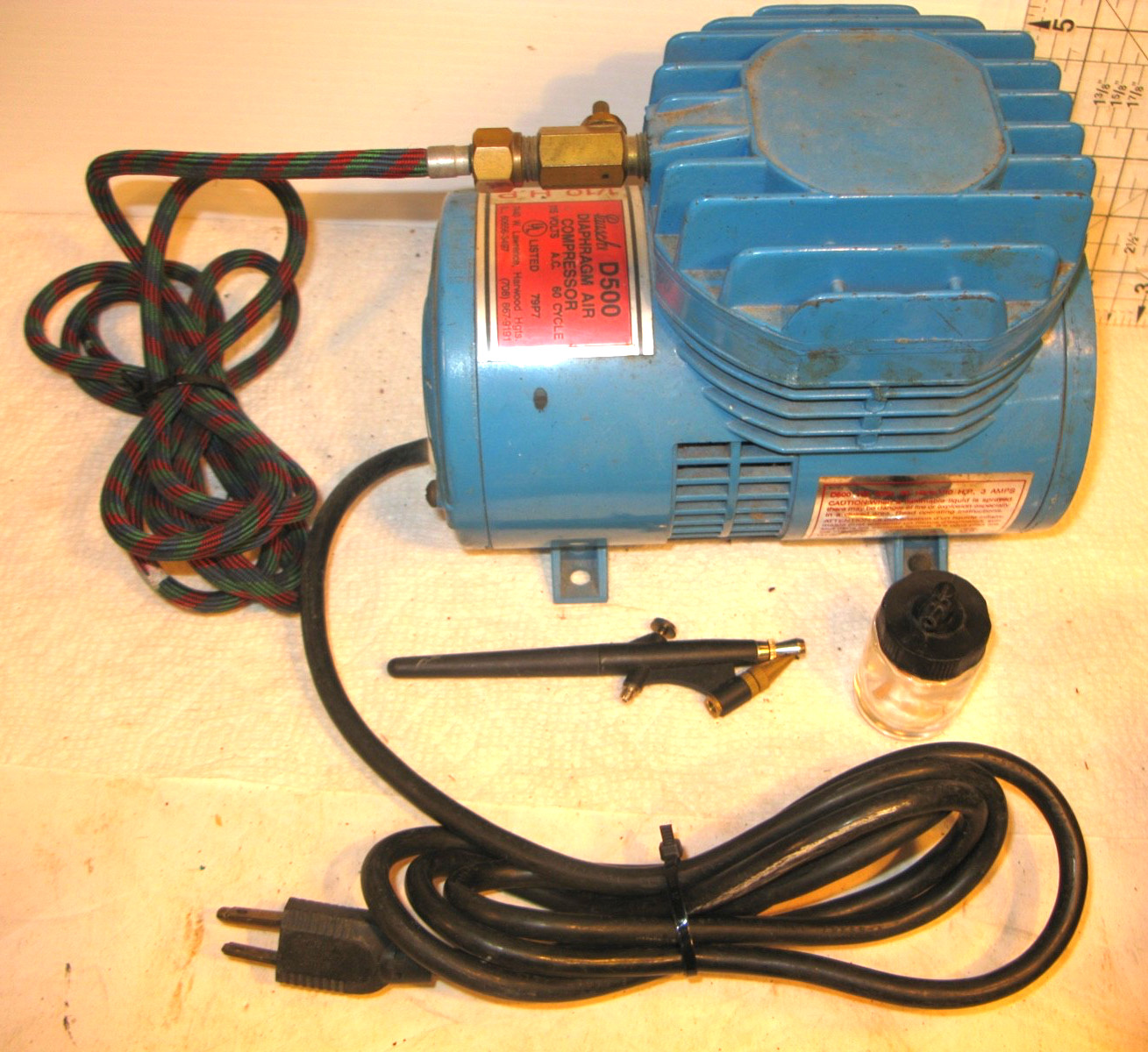 Paasche D500 Diaphragm Air Compressor 115V, 60Hz, 1/10 HP,  3 AMP w/ Air Brush