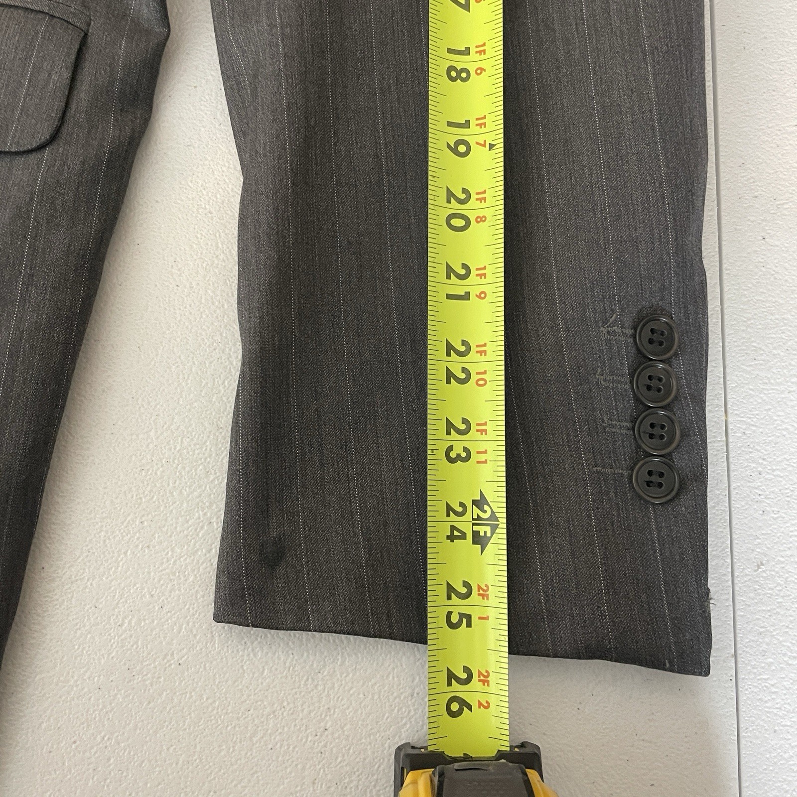 Lineage 2 Piece Suit Mens 44R 38x28 Gray Striped Wool Three Buttons Pants