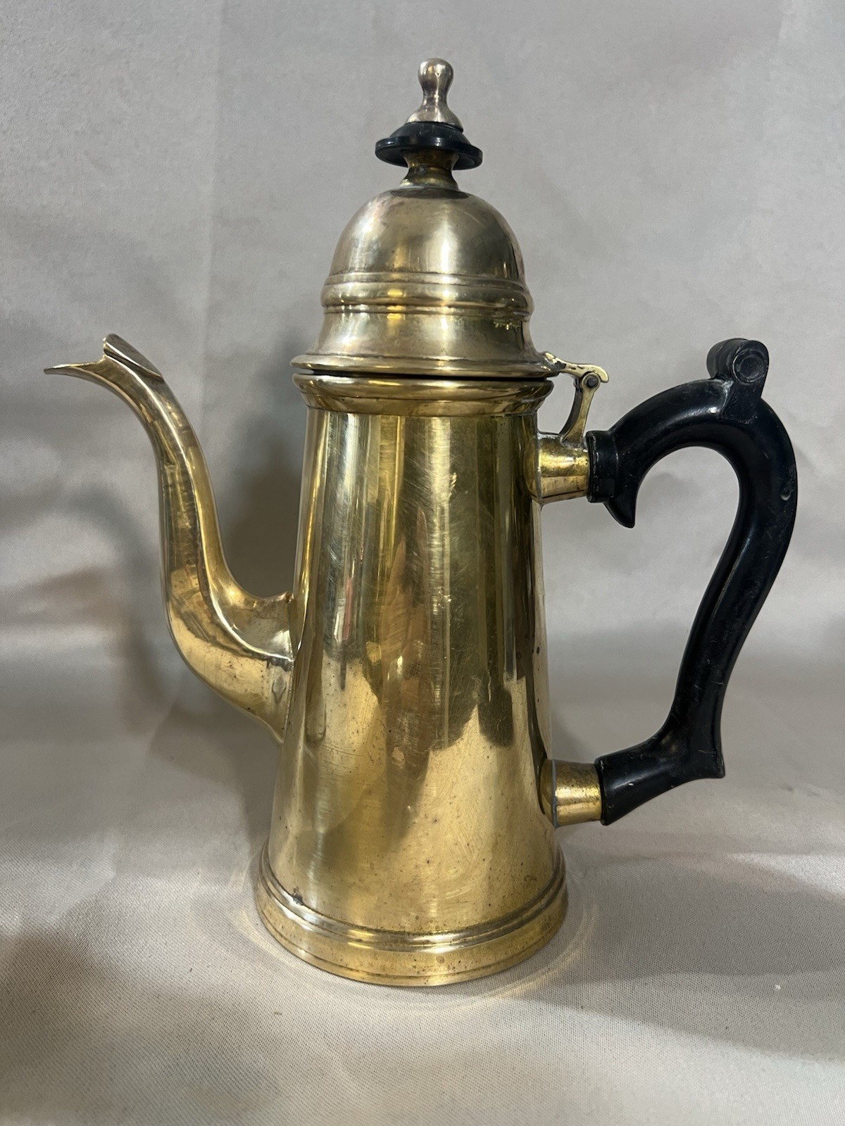 VTG BRASS COFFEE/TEA POT 8.5" T BLACK COATED HANDLE (2506)