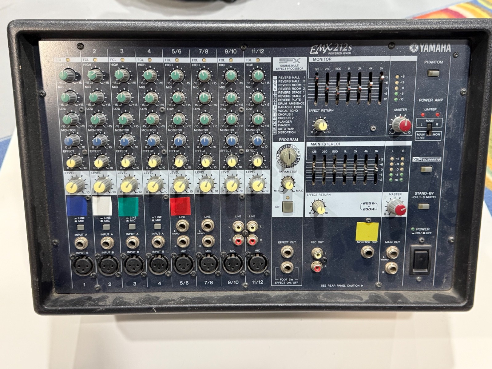 Yamaha EMX212S 12-Channel Stereo PA Powered Mixer Digital Effects 300-Watt 120V