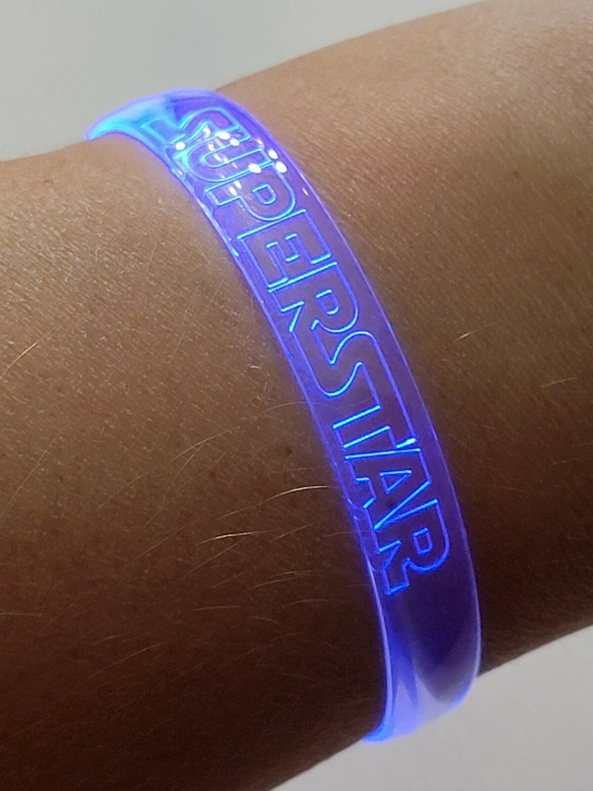 4x Superstar LED Light Up Wristband Bracelet Glow In The Dark Star Party Favor