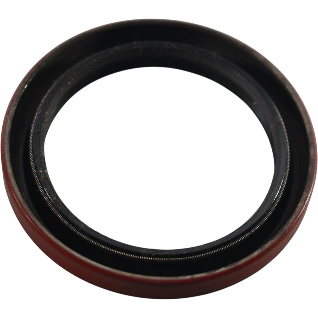 NEW National 470565 Oil Seal 2.375 inch ID 3.130 inch OD 0.375 inch Width