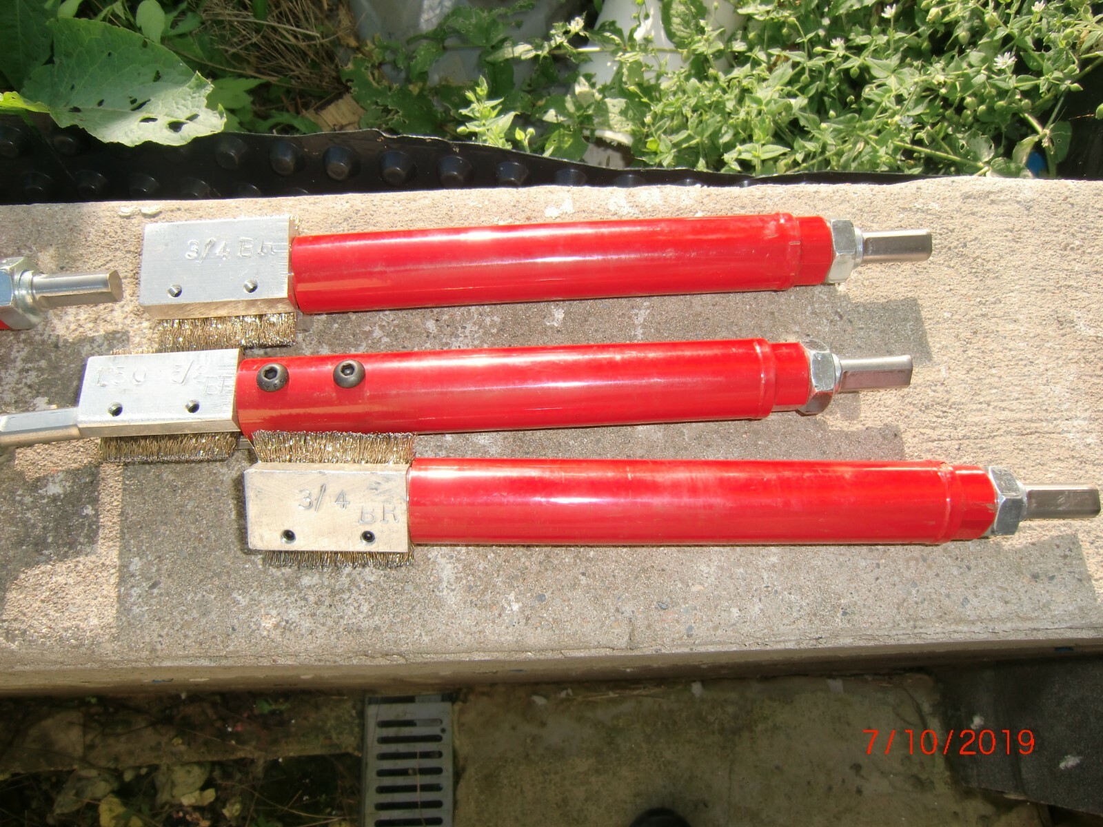 Shipman Bolt and Nut Cleaners 6 Sockets 7 inside nut cleaner more "barely used"