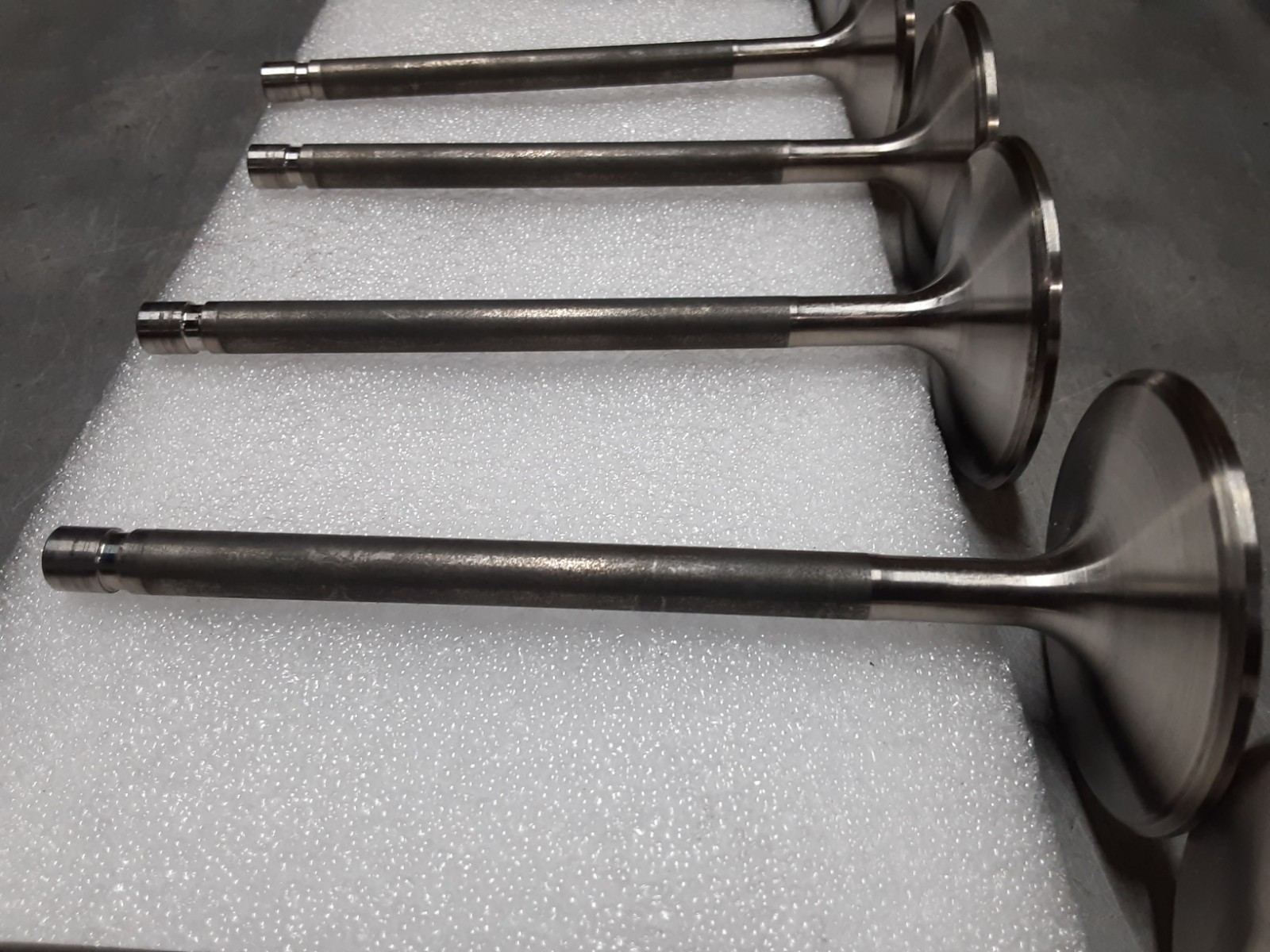 8 Del West 2.250x11/32x5.475 Titanium Intake Valves
