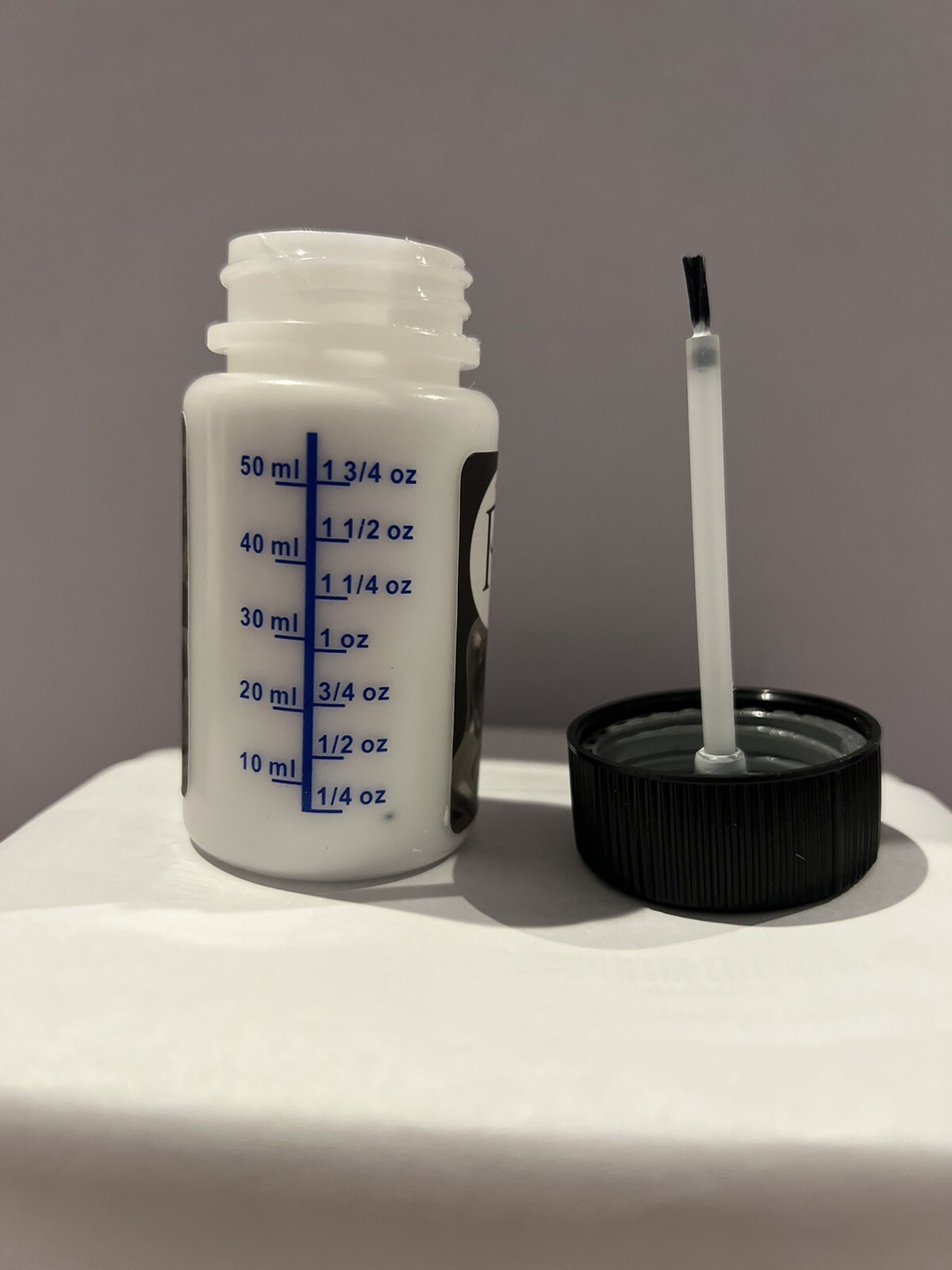 Touch up Paint - Toyota Super White - Color Code: 040 - 2oz - w/ brush