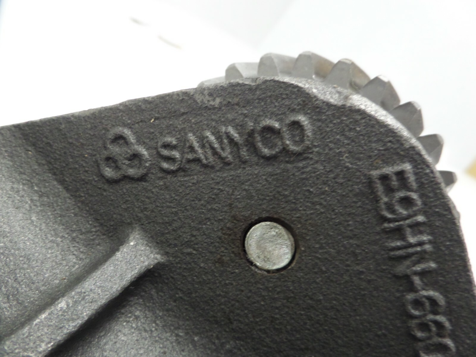 E9HN-6600-BA New Ford Oil Pump with Pickup Tube for 7.8L New Holland E5HN6616AA