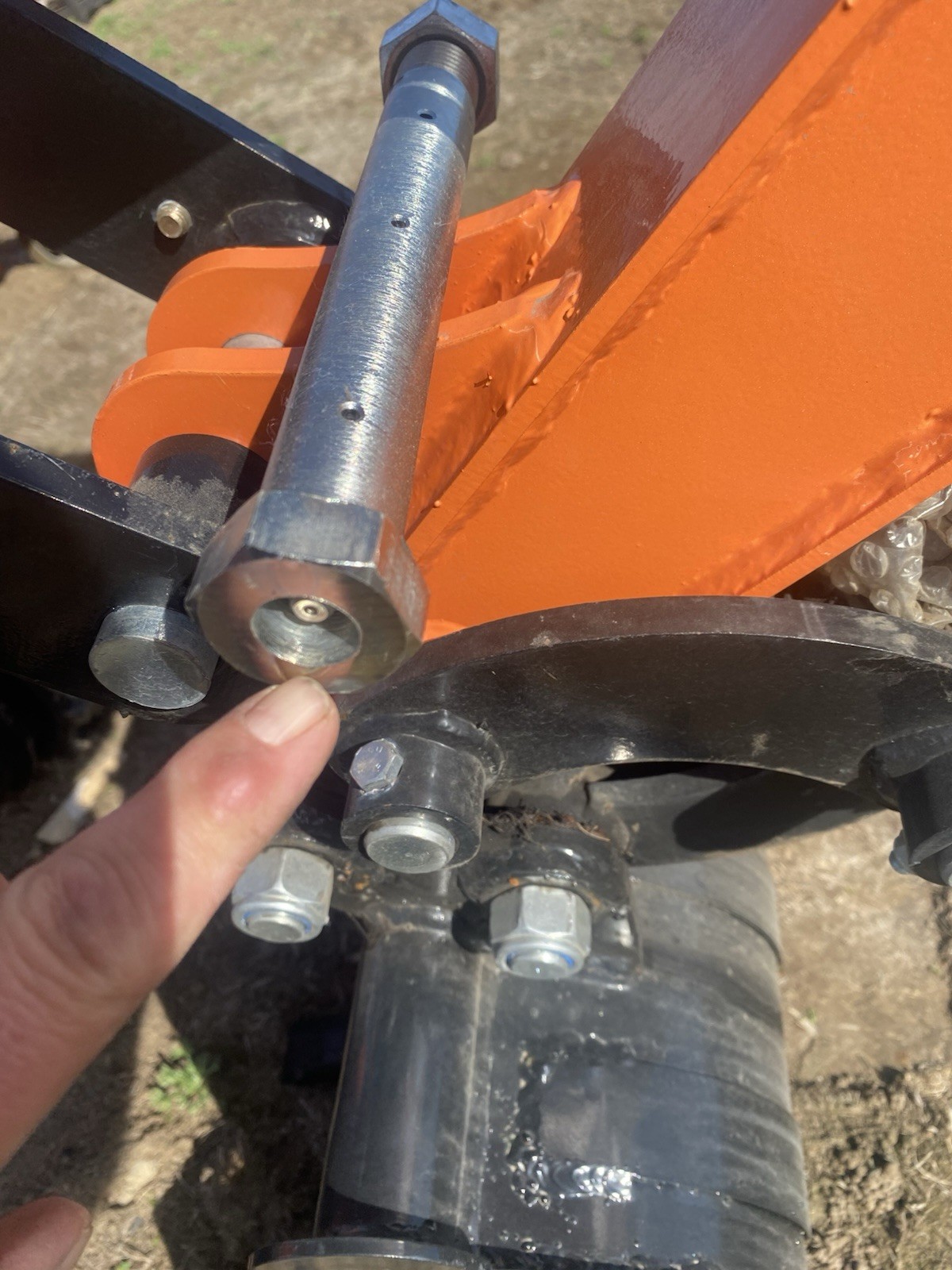 25 Mm Pins For One Ton China Excavator Greasable Bucket Thumb