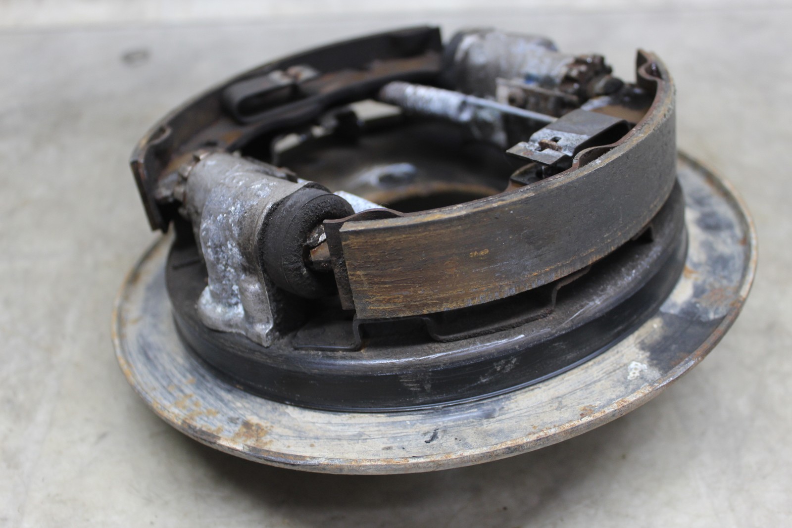 89-98 Yamaha Big Bear 350 93-98 Kodiak 400 Left Front Brake Drum Backing Plate