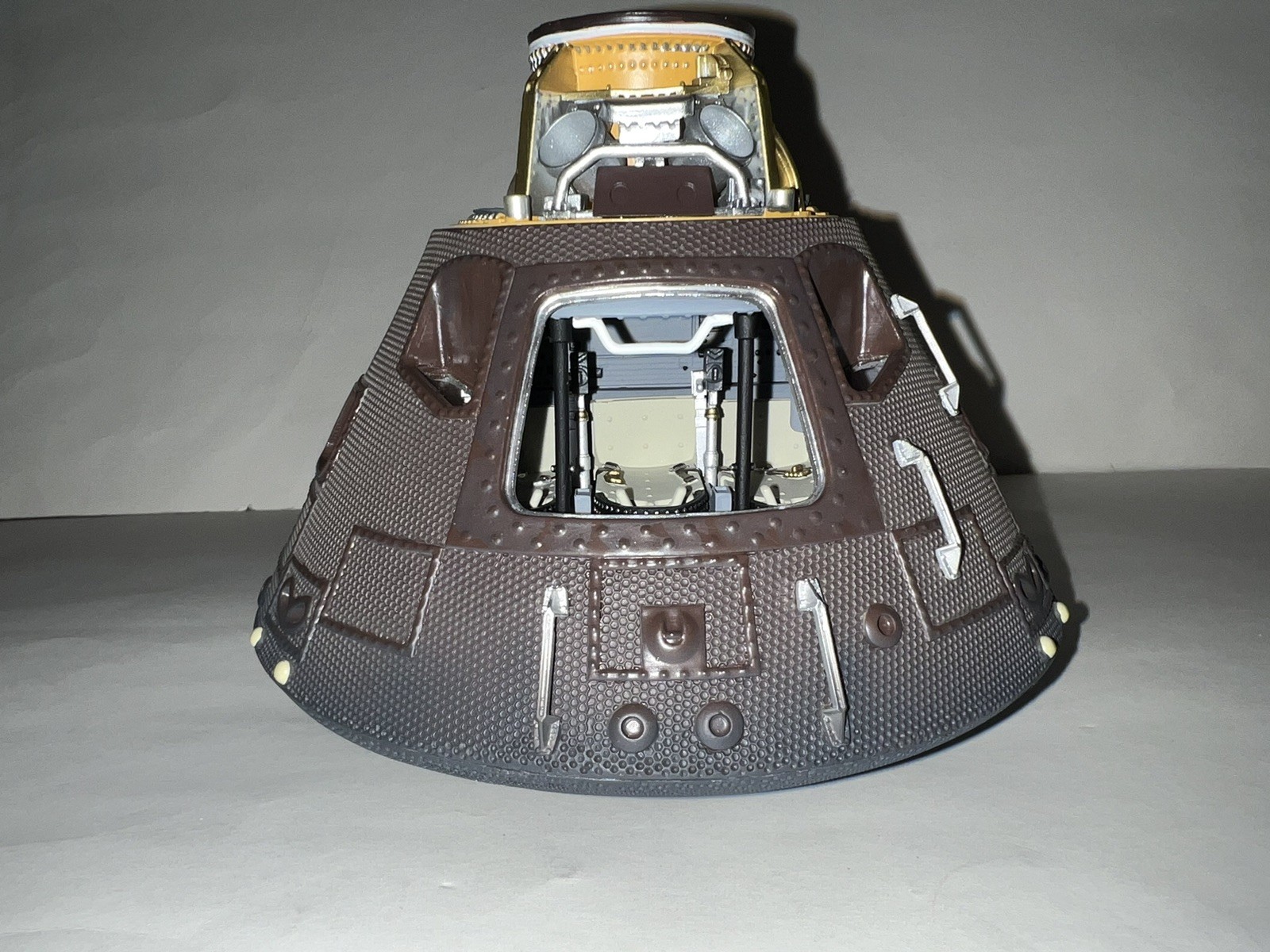 NEW 1/25 Daron Executive NASA Apollo 11 Spacecraft Capsule Command Module Model
