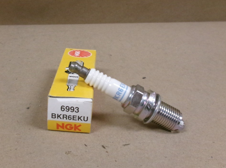 New NGK 6993 BKR6EKU Spark Plug