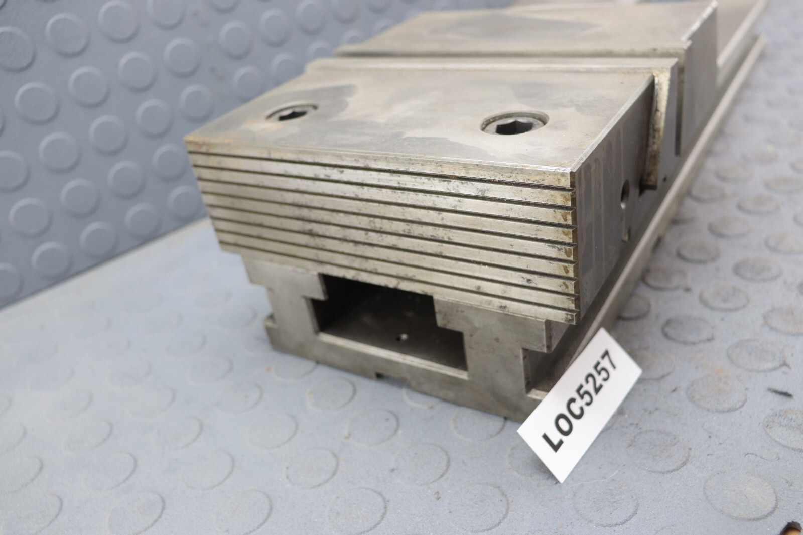 BISON 7-223-085 8" MILLING MACHINE VISE 6566-200-535/2250-1 LOC5257