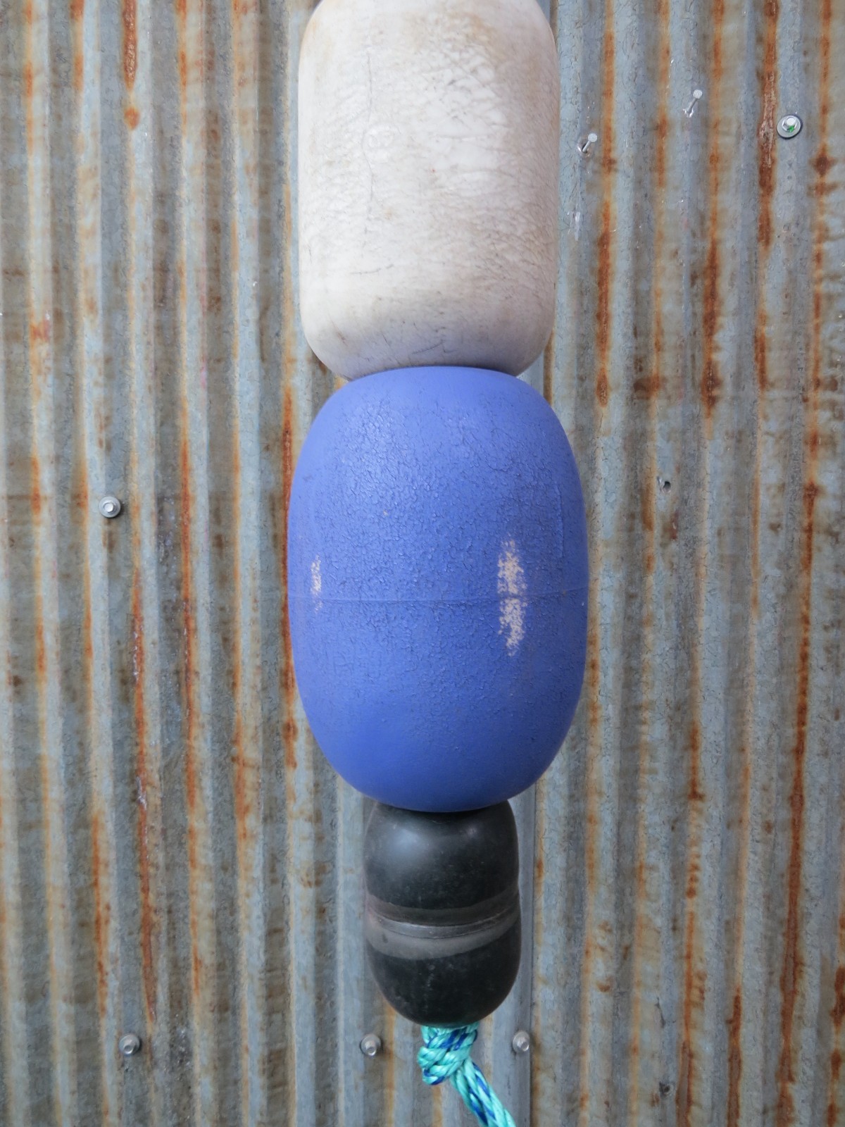 5 Old Fish Net Floats 26 Inches Long Fishing Buoys Bouys Tiki Hut Bar -(SF670)