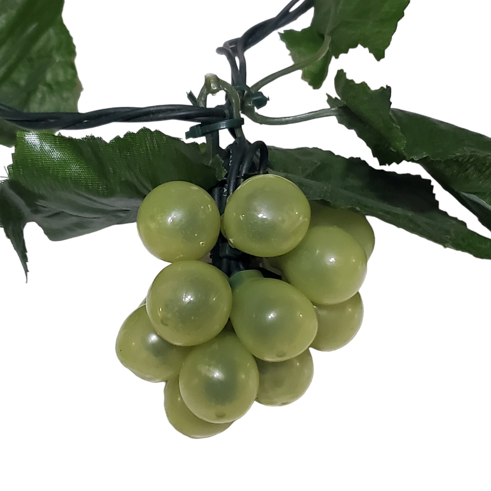 Grape Cluster Patio Light Set Green Leaves 8' Cord, 8 Clusters, 100 Mini Lights