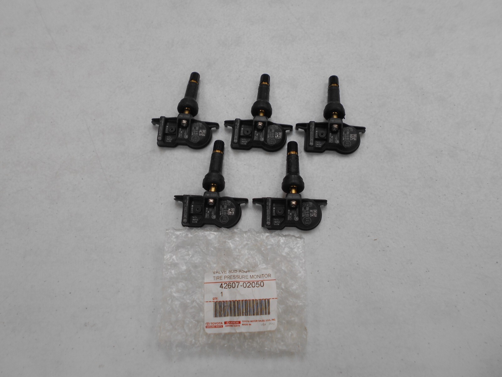42607-02050 set of 4 plus one extra Toyota TPMS sensors Tundra, 4Run, RAV4 other
