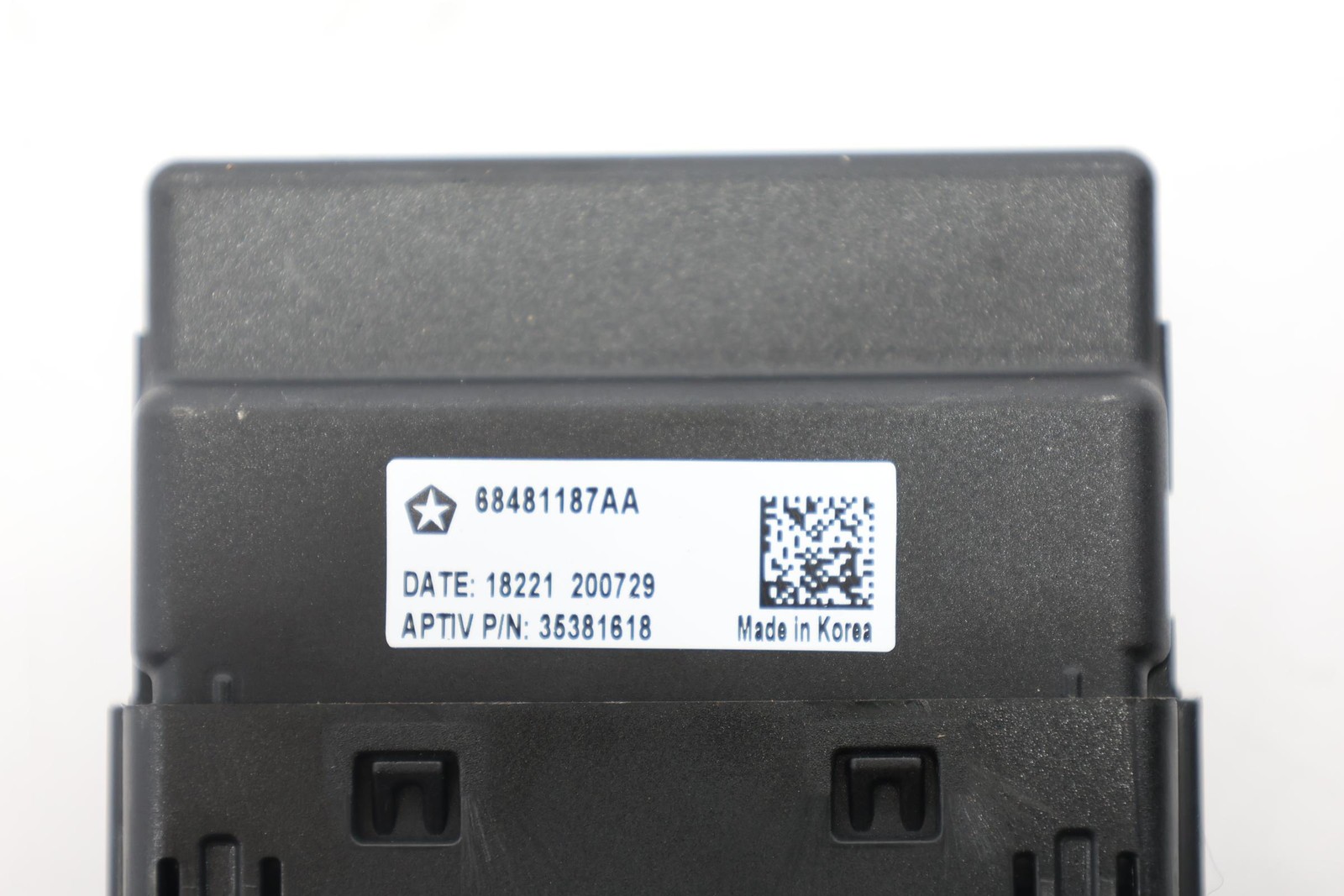 2021 - 2022 JEEP WRANGLER REAR CENTER CONSOLE BACK USB PORT OEM 68481187AA