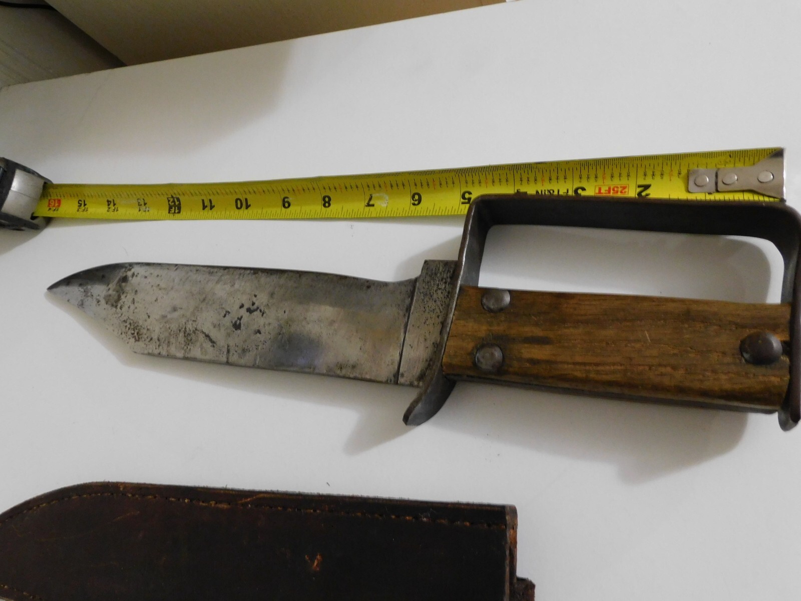 Vintage, Bowie D-Guard Clip Point, wood handle, steel blade 15 1/2"