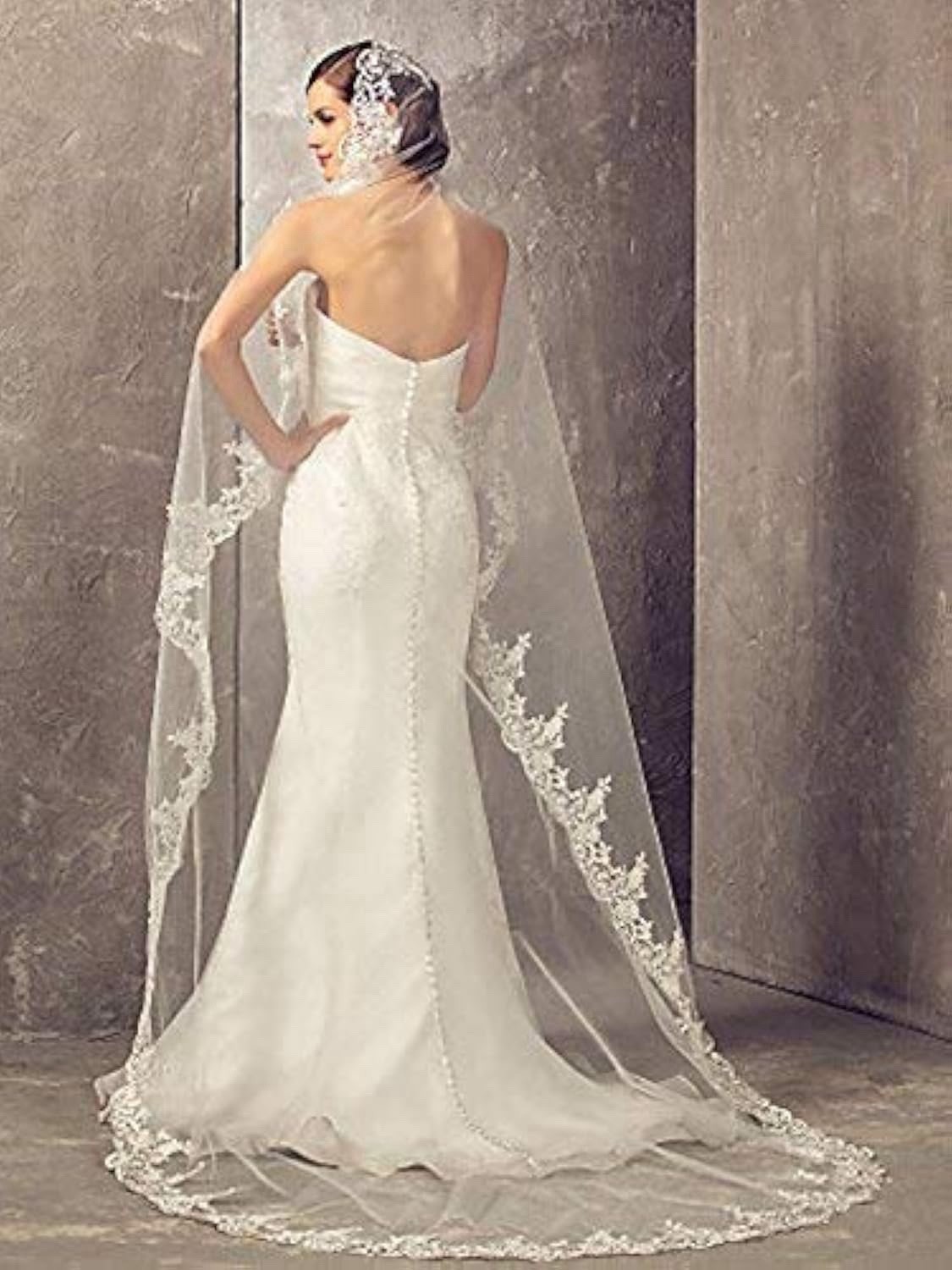 Wedding Bridal Veils Long Veil with Lace and Metal Comb At The Cathedral Length