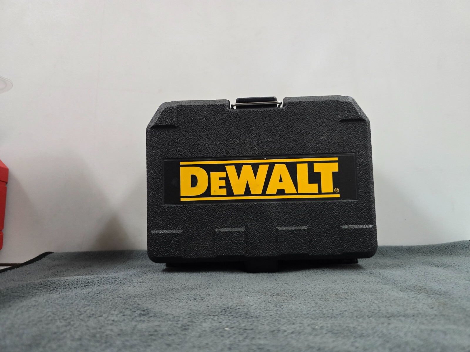 Dewalt 36 ft. Red Self-Leveling Cross Line Laser Level Batteries & Case DW08802