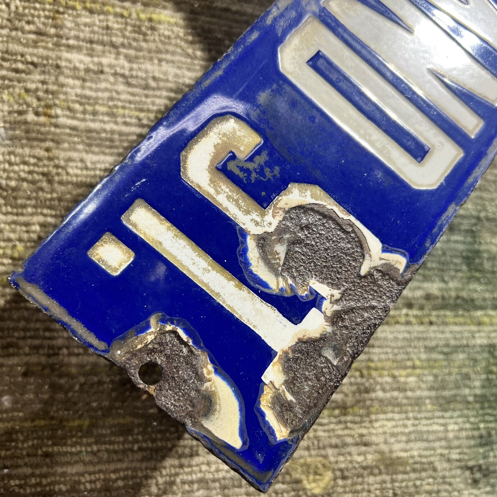 Flint Knapping Vintage 1920s Cumberland Street Embossed Porcelain Man Cave Sign