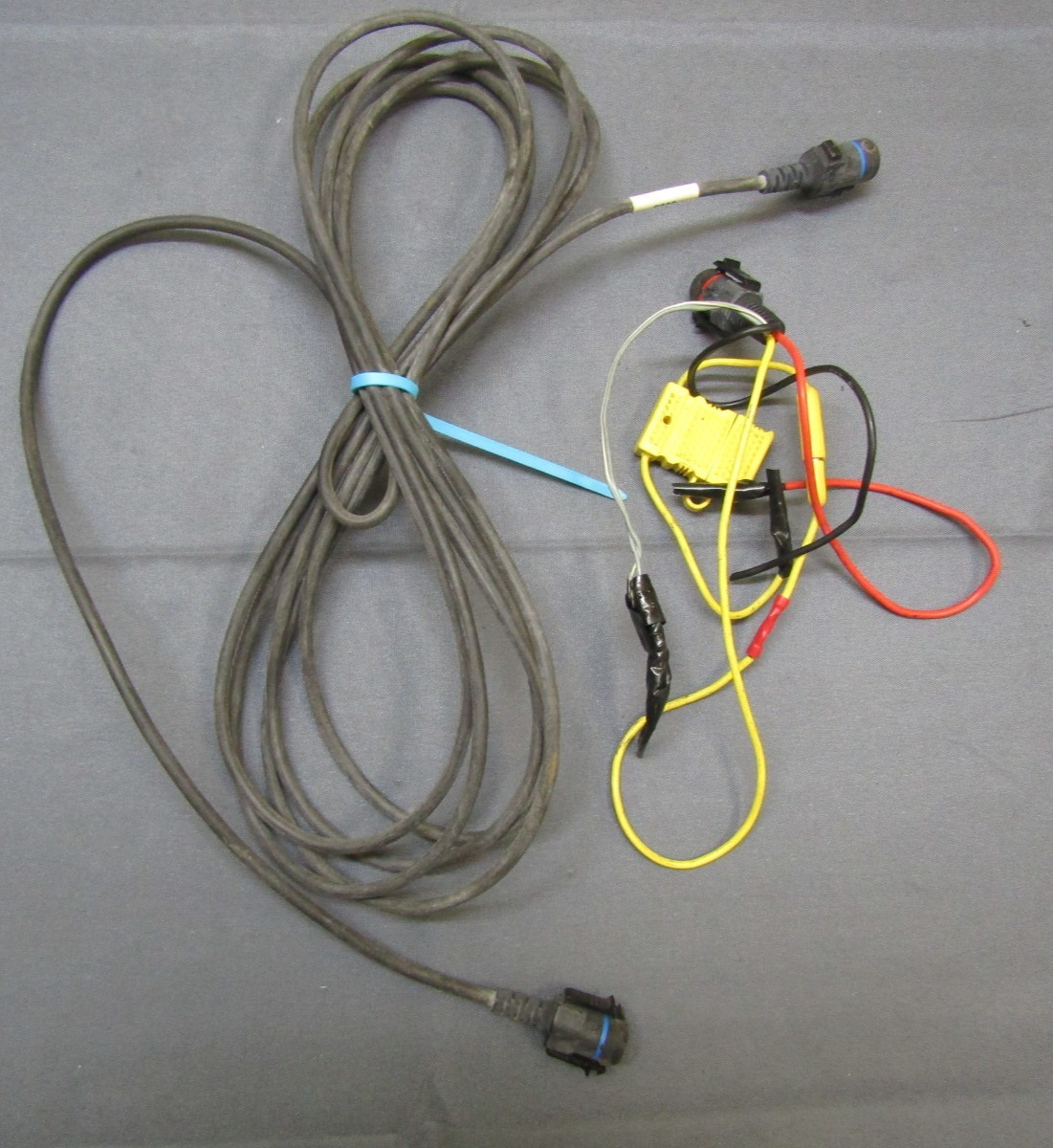 Motorola XTL2500 450-520 MHz UHF Remote Head Two Way Radio M21SSM9PW1AN