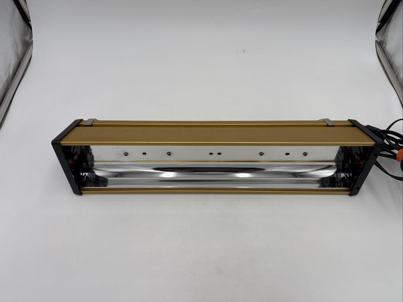 SPECTROLINE XX-15A - LONG WAVE UV - 110 V, 60HZ, 1.0 AMPS NO BULBS AND COVER