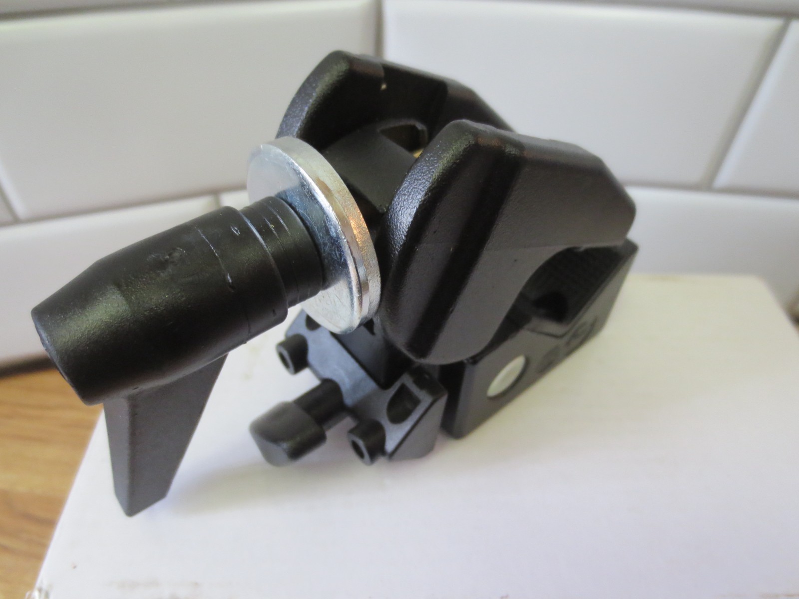 Manfrotto Art. 035 Super Clamp Max Load = 15Kg Made in Italy Super Clean Unit
