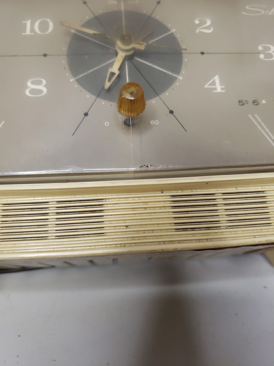 Vintage, Mid Century, 1961 Silvertone 2034 Clock & AM Radio, w/ Alarm, Untested