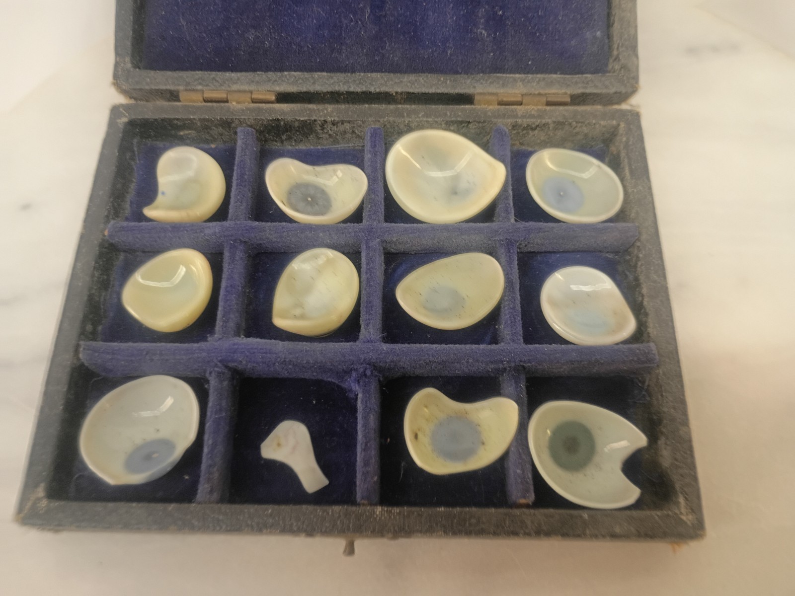 Antique Sample Of Prosthetic Hand Blown Glass Eyes Eyeballs Unknown Orgin READ