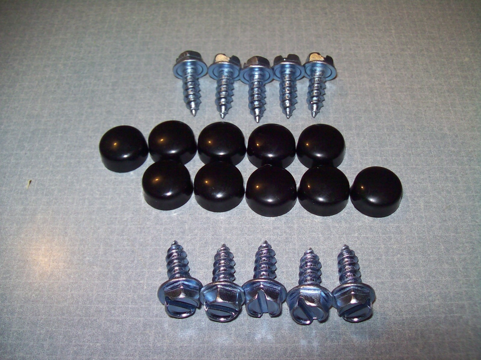 MOUNTING HARDWARE KIT FOR LUND SUN VISOR, BOLTS & CAPS MOON VISOR HARDWARE