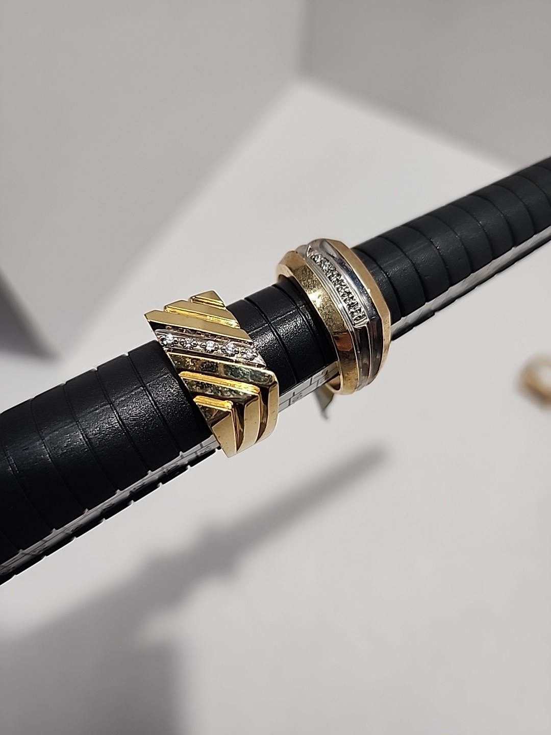 Lot Of 20 Brass Jewelry Rings Mixed Sex And Size Unbranded