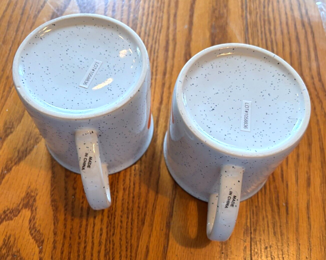 2 RARE NEW Mr. & Mrs. Wawa Speckled White Ceramic Hot or Cold Mugs Cups