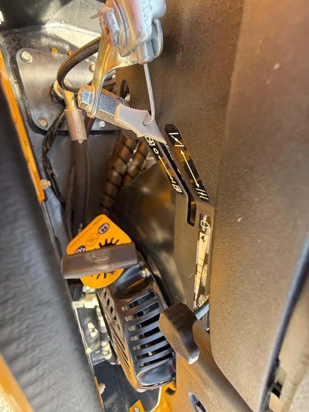 1 Ton Asphalt Roller BRIGGS & STRATTON ENGINE - EPA certified