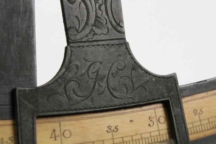 18th Century James Chapman Large 17" Marine Hadley's Quadrant Scroll Work on Arm