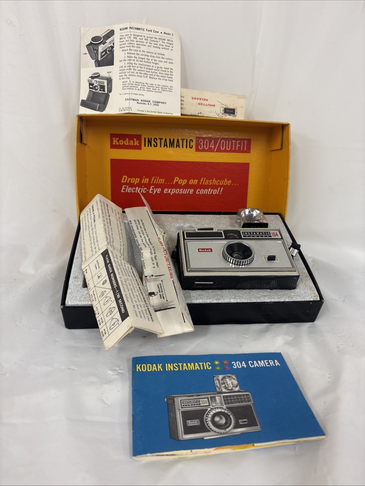 Vintage 1960s Kodak Instamatic 104 Camera Outfit - Retro 126 Film Kit with Box