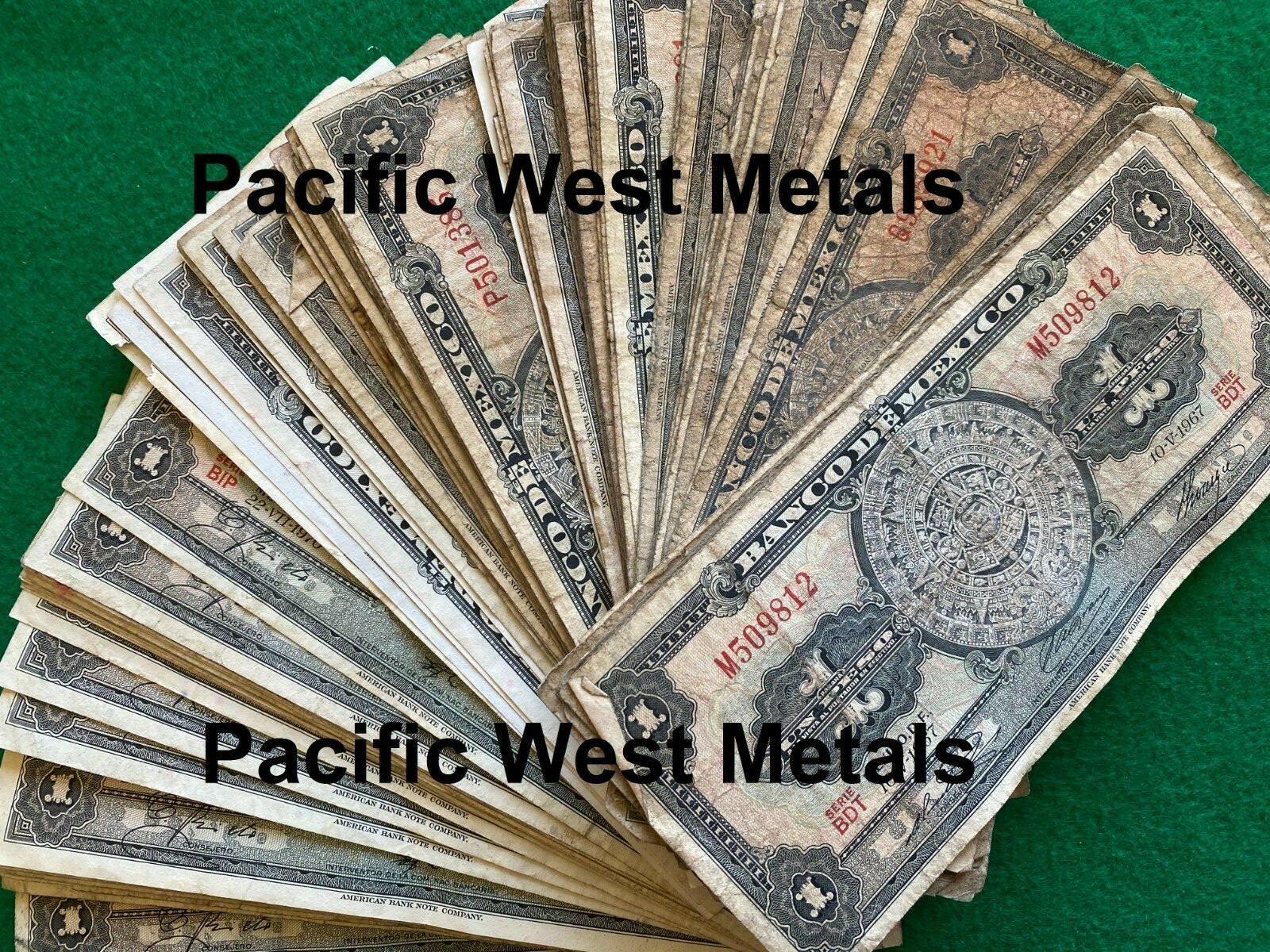 ONE CIRCULATED Mexico Banknote 1 Peso Paper Money Aztec Calendar Independence