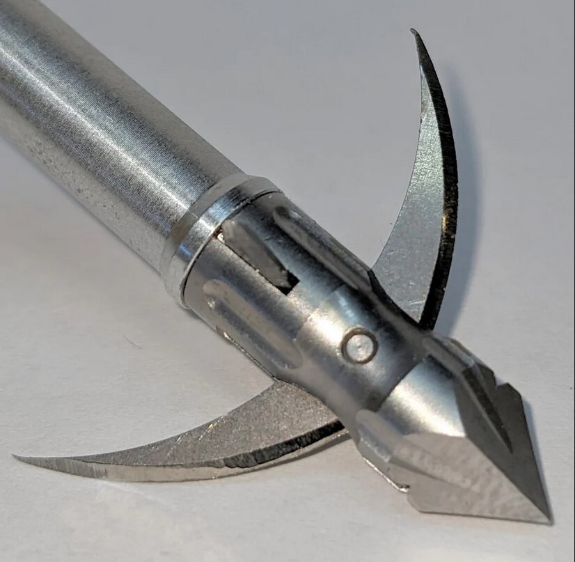 Black Flag Archery - Hemorrhage -Fixed- 4 Blade - 100 Grain - 3pk - Broadhead