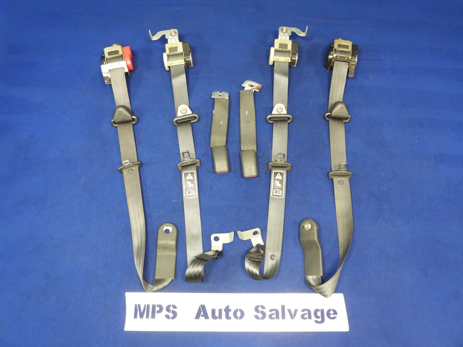 01 2001 Ford Mustang DK Charcoal Coupe Seatbelt Seatbelts OEM B64
