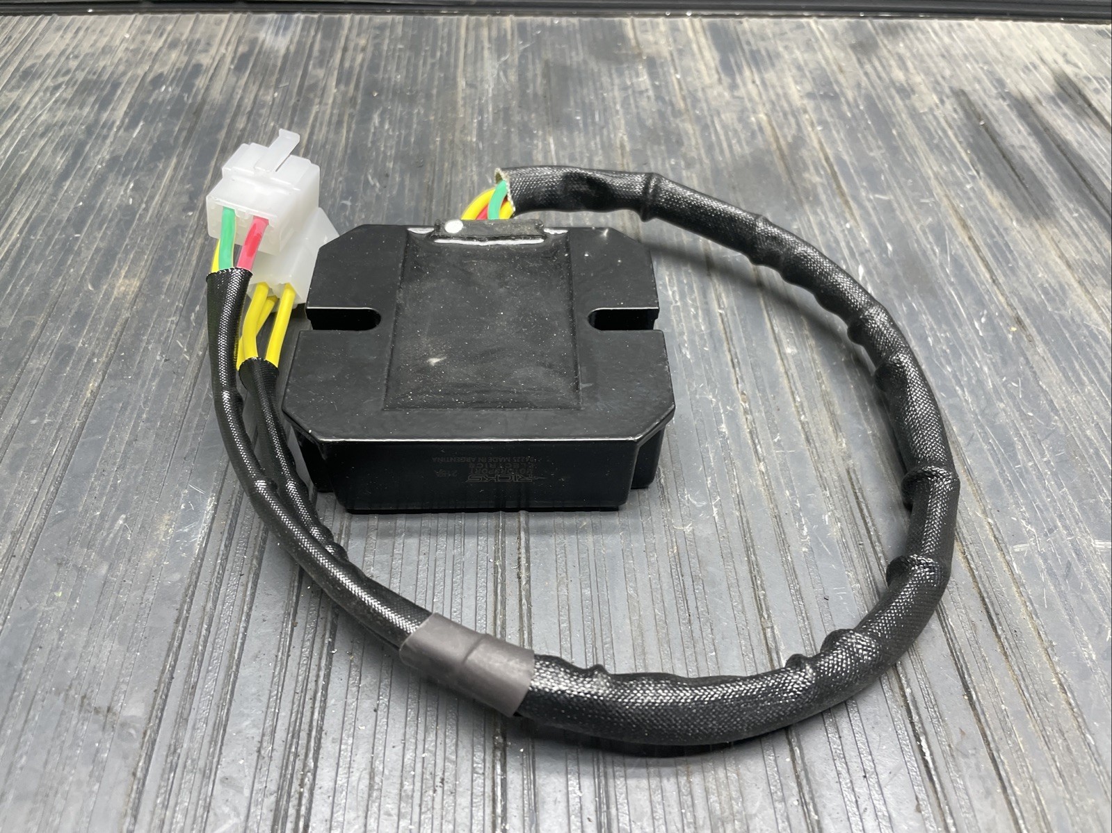 2005-2006 Kawasaki Ninja ZX6R ZX636 Rick's Voltage regulator rectifier 10-333