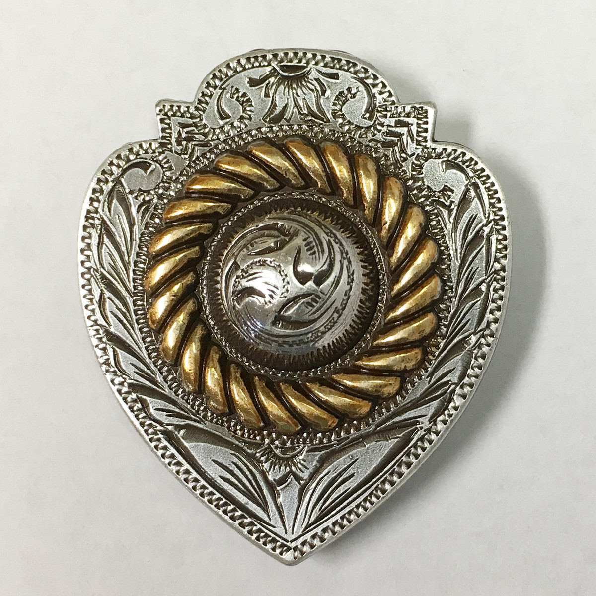 WESTERN LEATHERCRAFT ANTIQUE GOLD ROPE EDGE HEART CONCHOS SIZE 1-1/2" x 1-1/4"