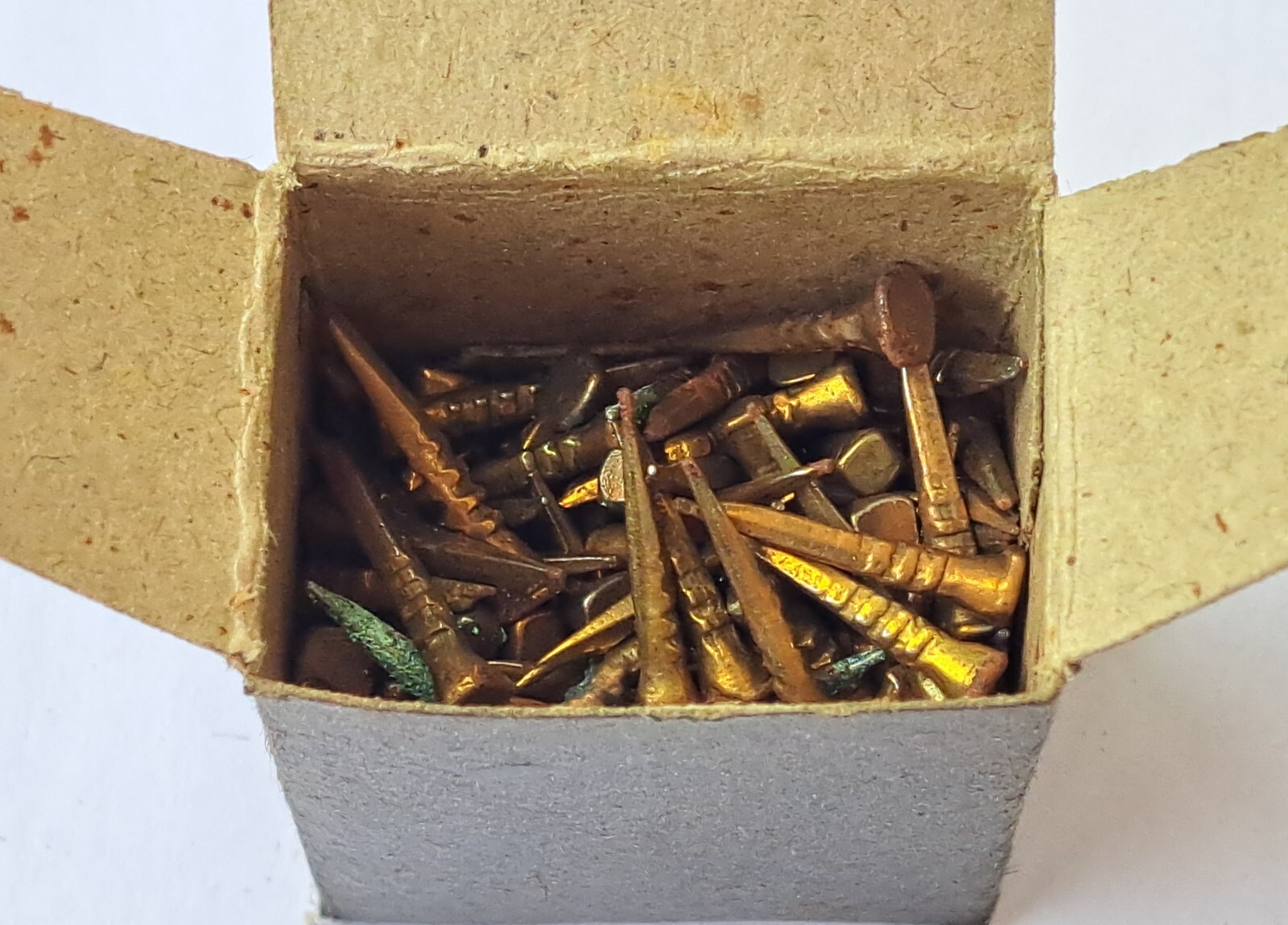 Antique Unbranded Improved Brassed Cobblers Tacks Nails ~ Size 4 1/2 / 8