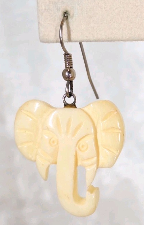 VTG Artisan Handcarved Dangle Drop Pierced Earring Elephant Head Resin Celluloid