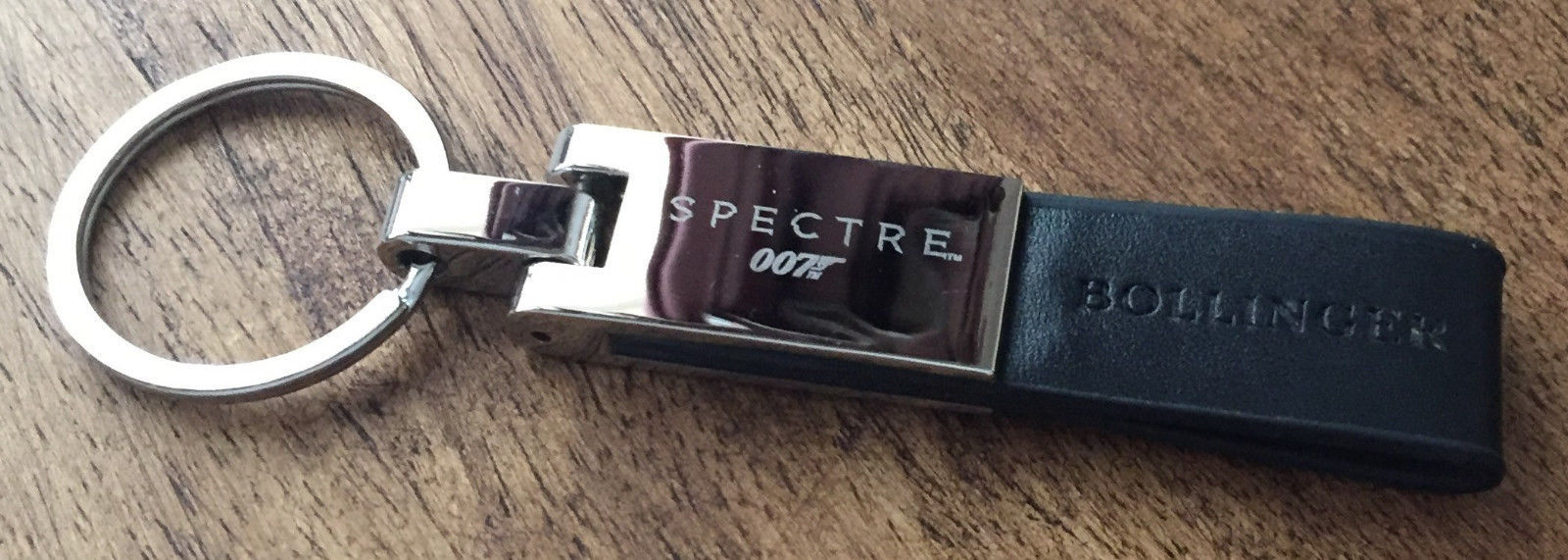 BOLLINGER CHAMPAGNE JAMES BOND 007 SPECTRE KEYRING COLLECTORS ITEM RARE