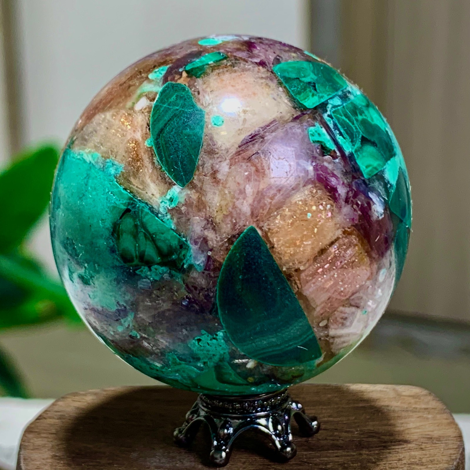 110G Newly discovered rare malachite purple mica symbiotic sphere restoration