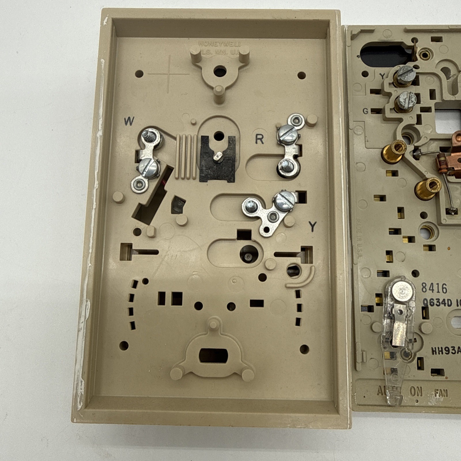 Vintage Carrier Honeywell Thermostat - Auto, On & Off - Cool, Off, Heat