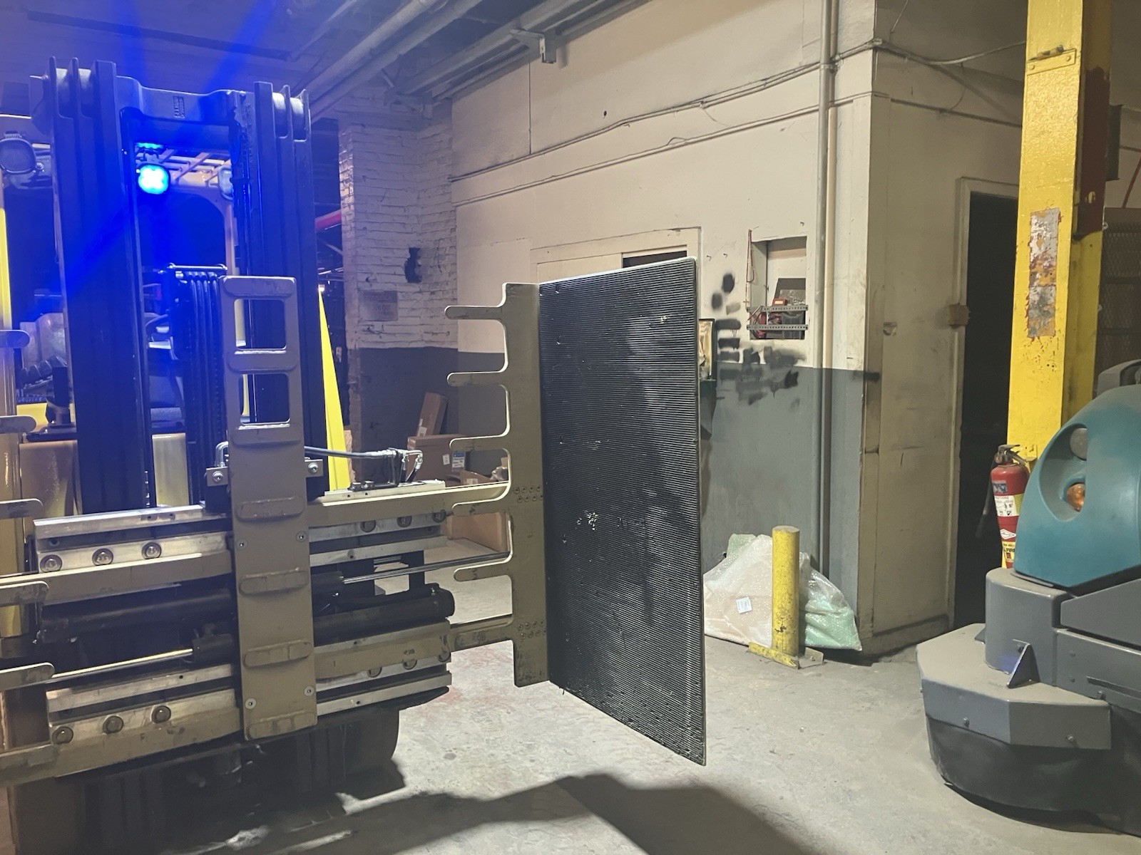 2019 Hyster 5000 LB Forklift with Carton Clamp and 3 Stage Mast