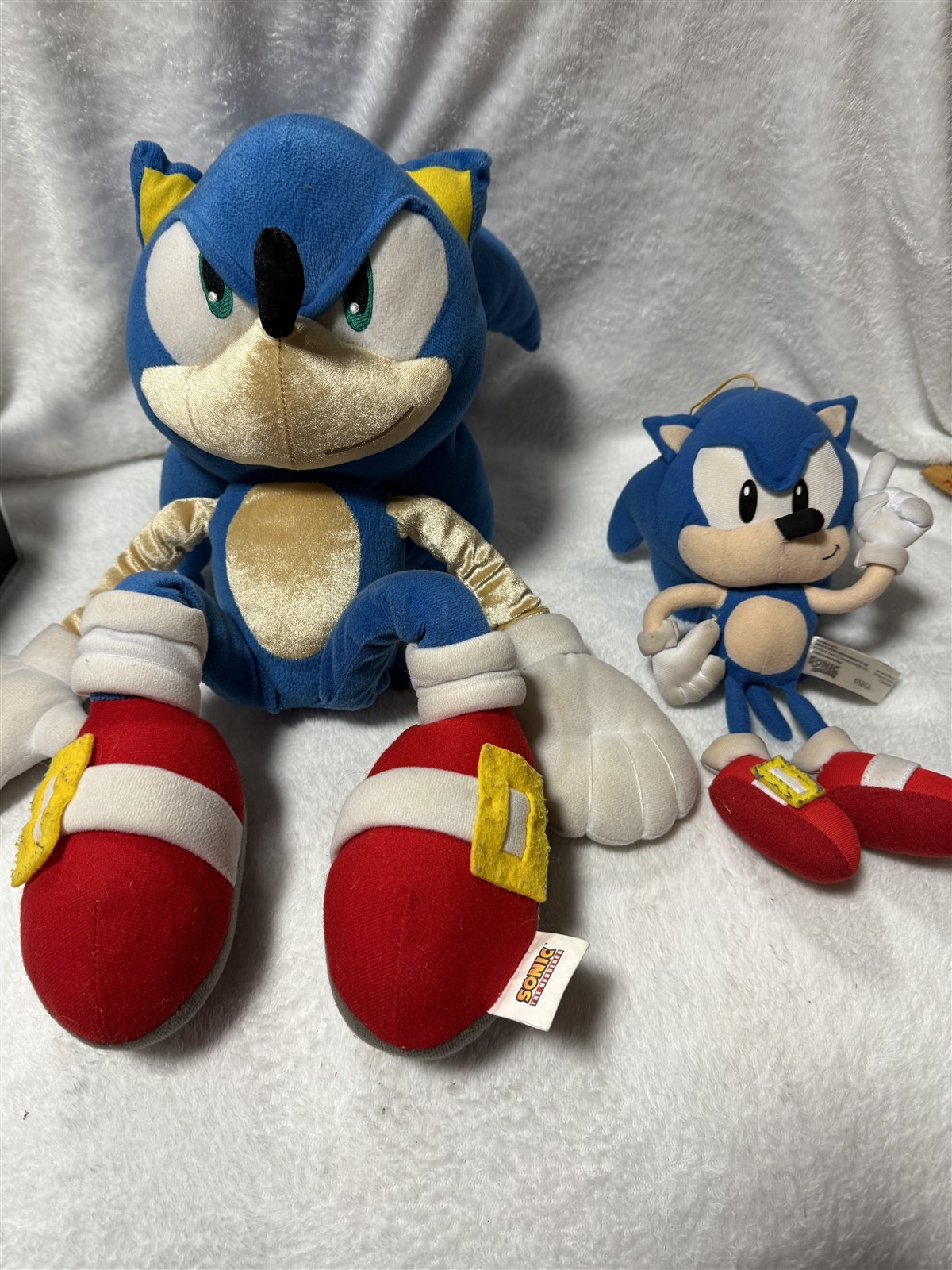 LOT OF 2 SONIC THE HEDGEHOG PLUSH STUFFED TOYS "COULD USE CLEANING"