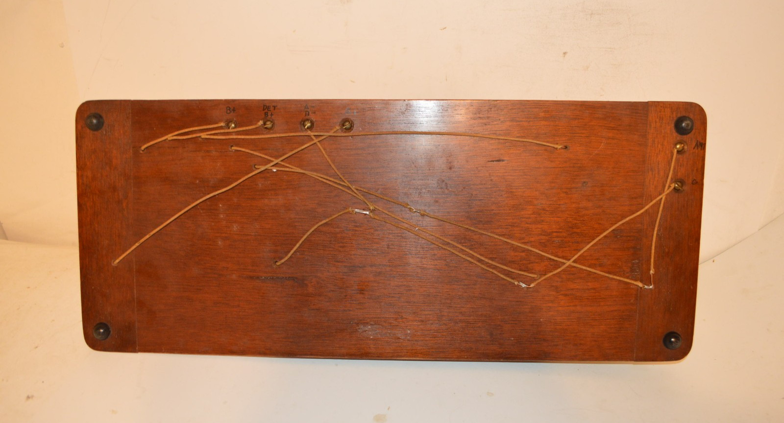 SCARCE 1922 ATWATER KENT'S FIRST MODEL 1, #3925 BREADBOARD RADIO RECEIVER