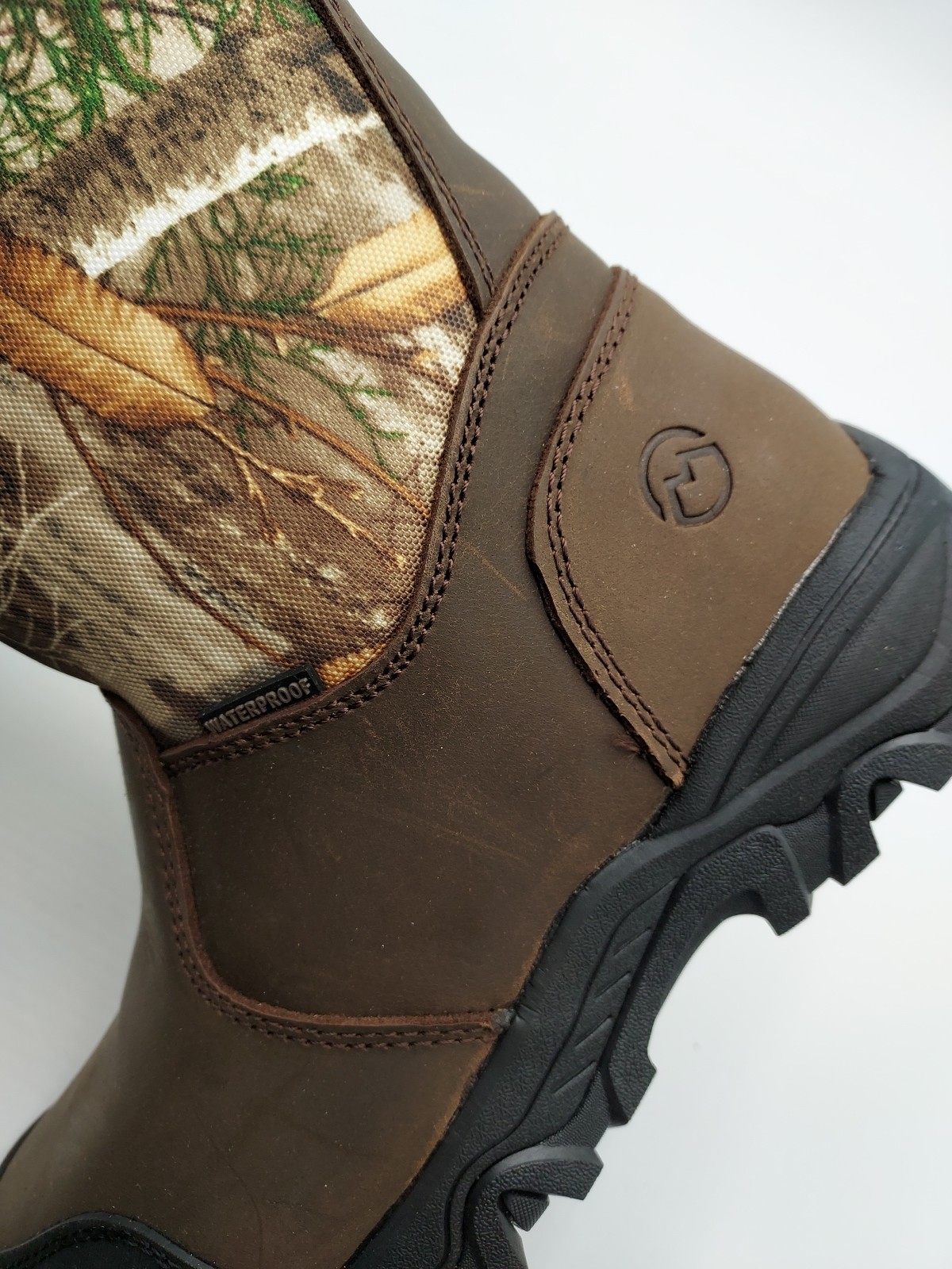 Magellan Outdoors Womens Sz 7B Snake Shield Armor 3.0 Realtree Edge APX (K4-D2)